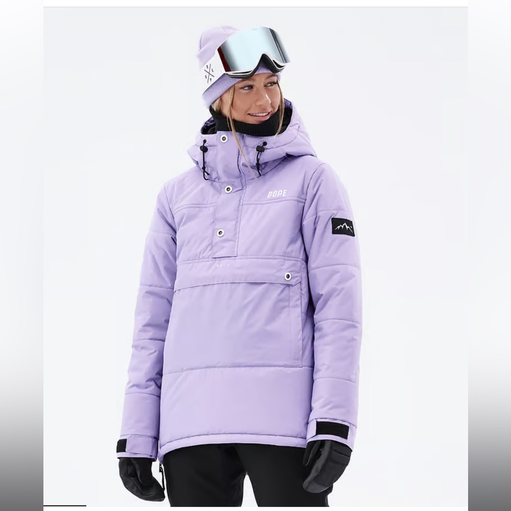 Brand new dope snow insulated puffer snowboard jacket ! Super cute!